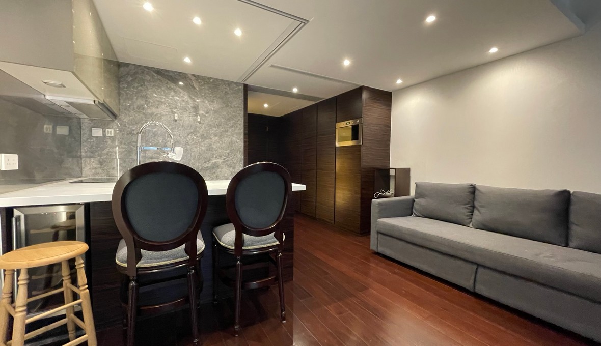 Fully Fitted Studio Unit